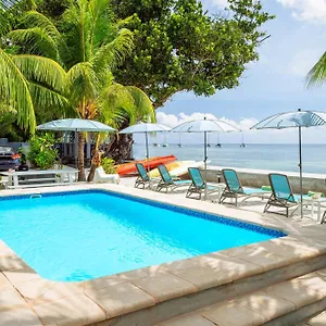 Le Nautique Beachfront Anse Royale